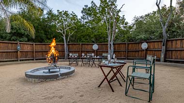 Phelwana Game Lodge - Bar & Lapa