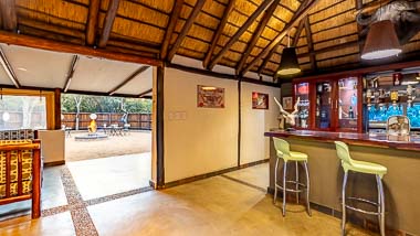 Phelwana Game Lodge - Bar & Lapa