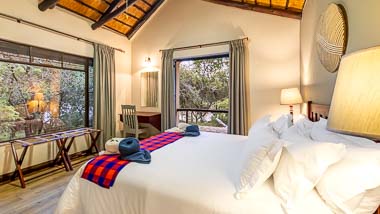 Phelwana Game Lodge - Six Sleeper Bush Villas